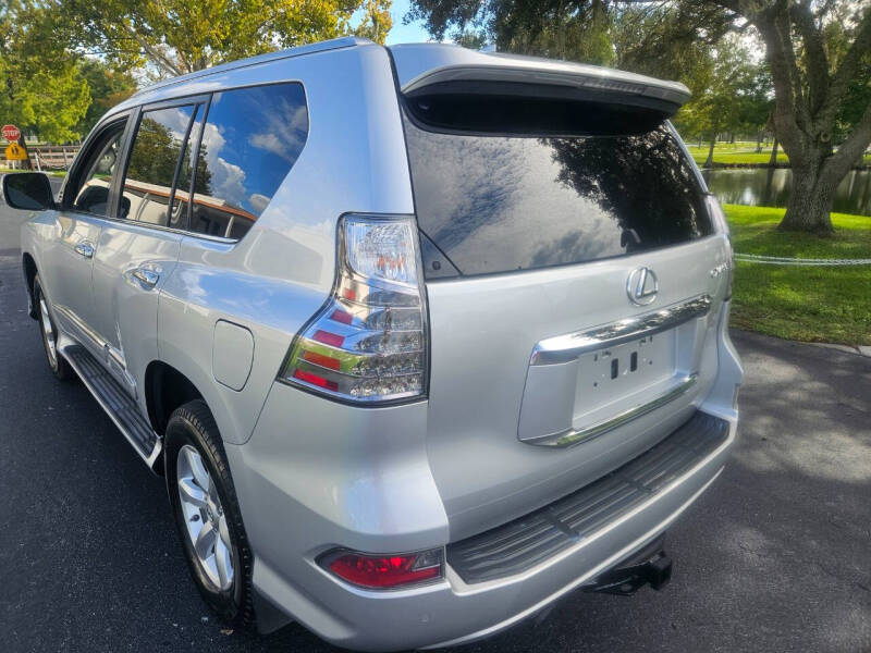 2018 Lexus GX Base photo 39