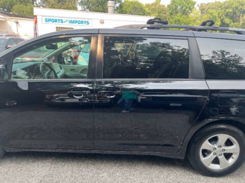 2017 Toyota Sienna LE 8-Passenger