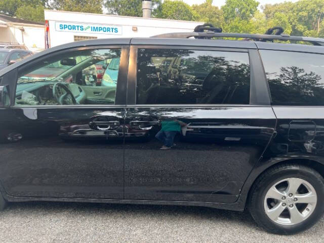 2017 Toyota Sienna LE 8-Passenger