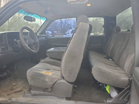 2004 Chevrolet Silverado 1500 LS