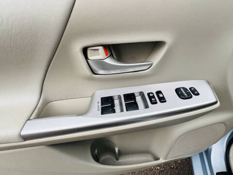 2012 Toyota Prius v Five