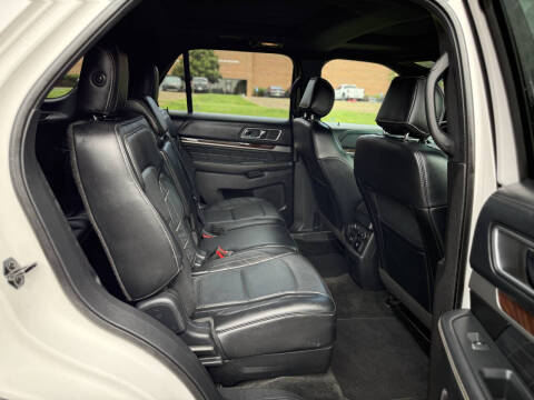 2017 Ford Explorer Platinum
