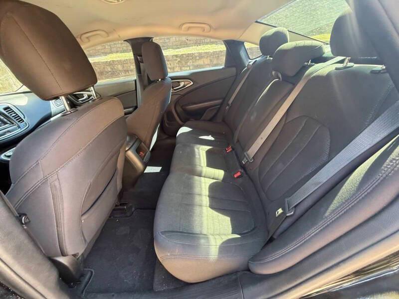 2016 Chrysler 200 Limited