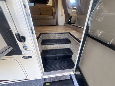 2019 Thor Motor Coach Hurricane