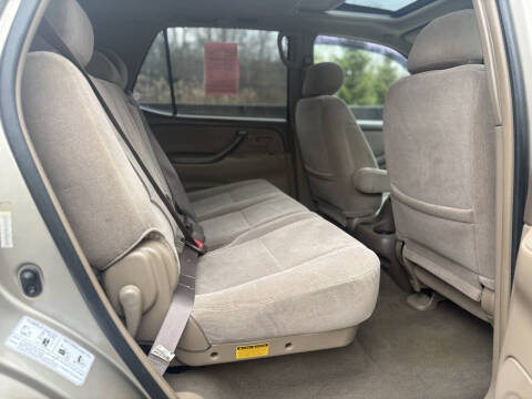 2004 Toyota Sequoia SR5