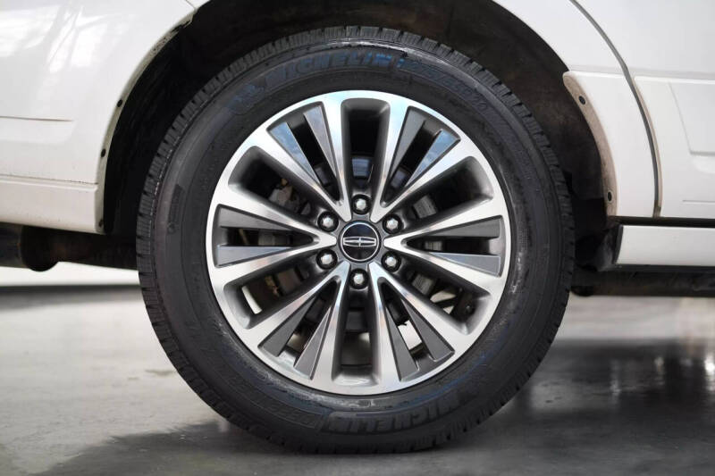 2017 Lincoln Navigator Select