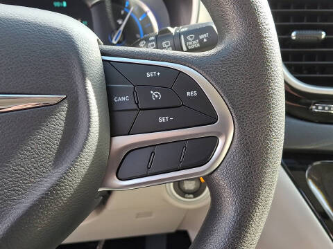 2017 Chrysler Pacifica Hybrid Touring Plus