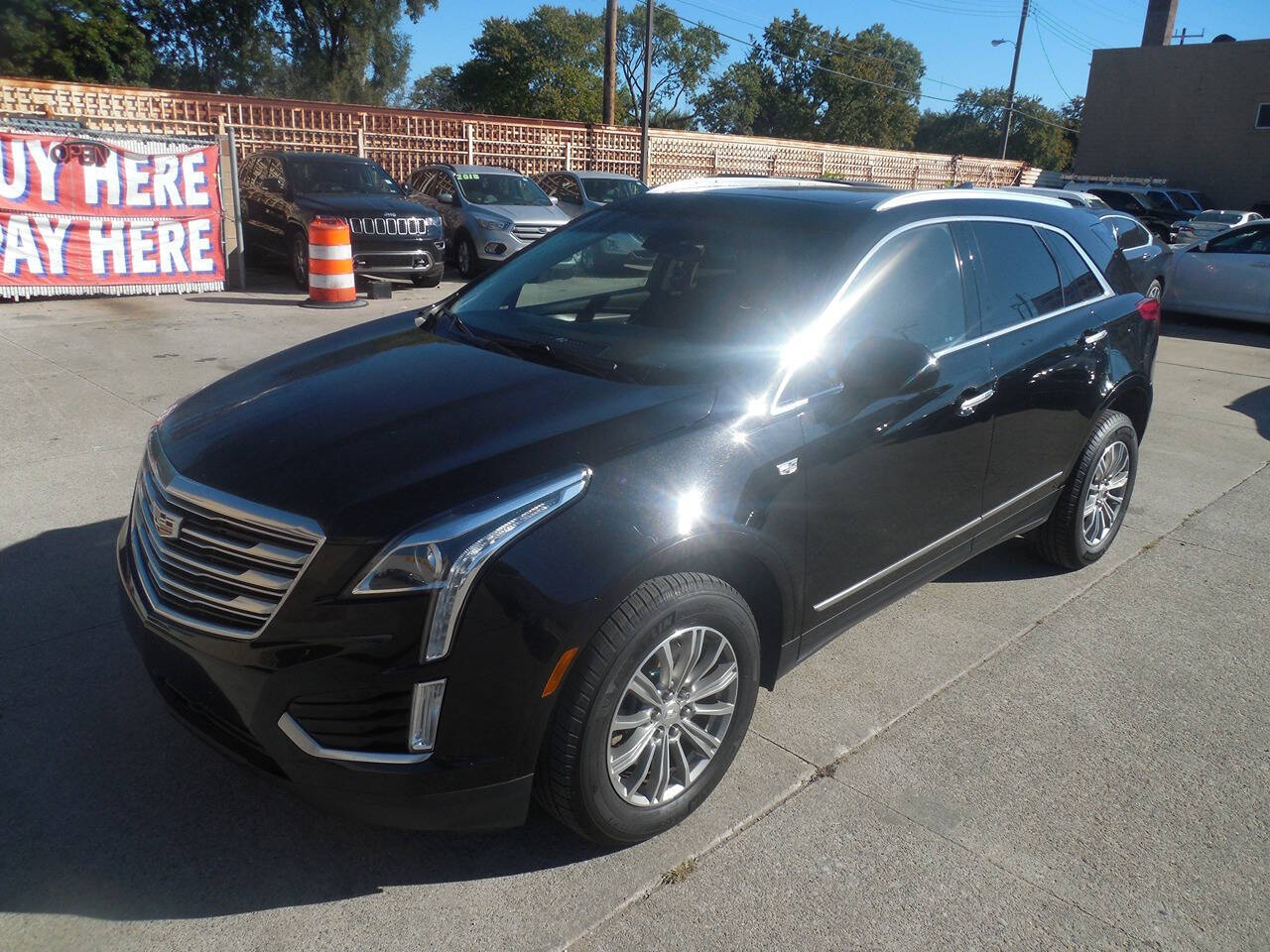 2018 Cadillac XT5 for sale at VIP Motor Sales in Hazel Park, MI