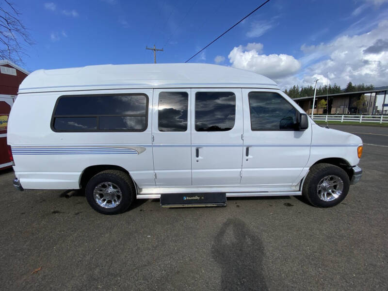 2004 Ford E-Series E-250 SD