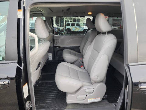 2018 Toyota Sienna XLE Premium 7-Passenger