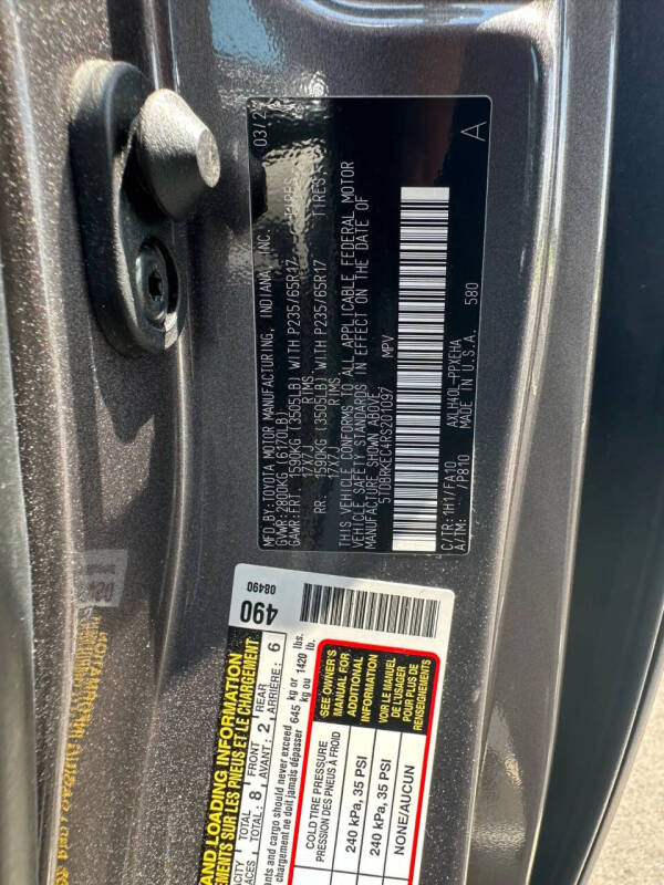 2024 Toyota Sienna LE 8-Passenger