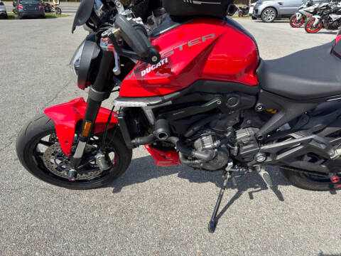 2023 Ducati Monster Plus