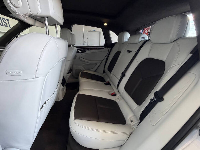2018 Porsche Macan Turbo