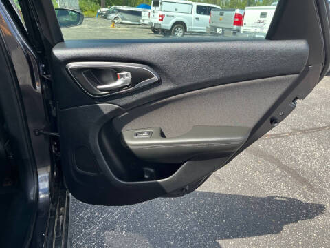 2015 Chrysler 200 Limited