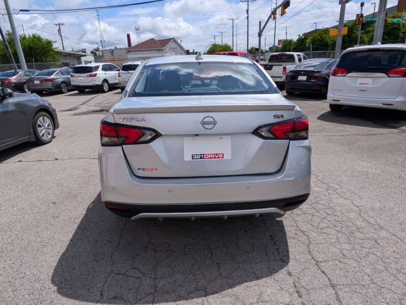 2025 Nissan Versa SR