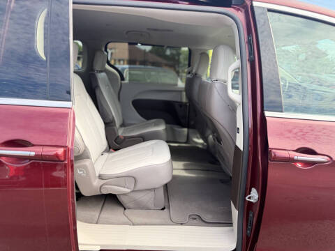 2017 Chrysler Pacifica Touring-L