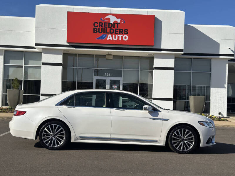 2017 Lincoln Continental Select's photo