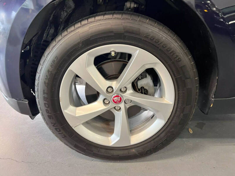 2018 Jaguar F-PACE 25t Premium