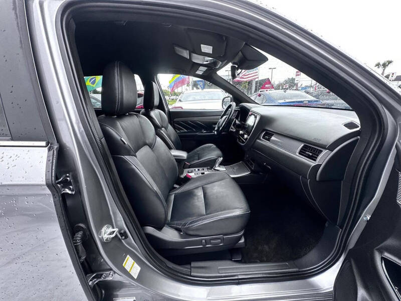 2022 Mitsubishi Outlander PHEV SEL