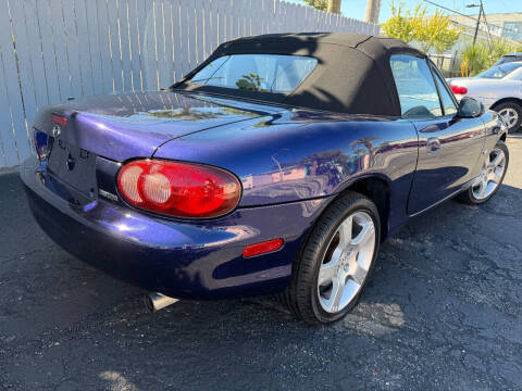 2003 Mazda MX-5 Miata LS