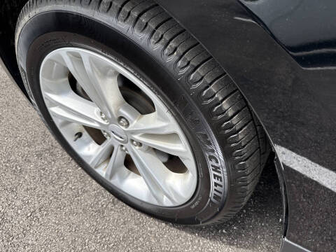 2018 Ford Taurus SE