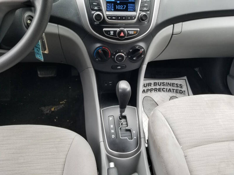 2016 Hyundai Accent SE