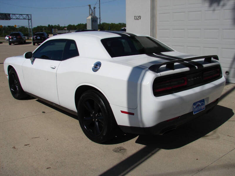 2017 Dodge Challenger SXT
