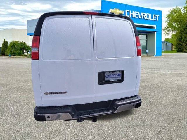 2025 Chevrolet Express 3500