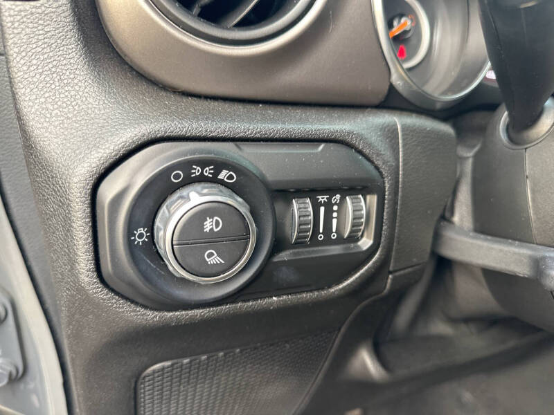 2021 Jeep Gladiator Willys Sport