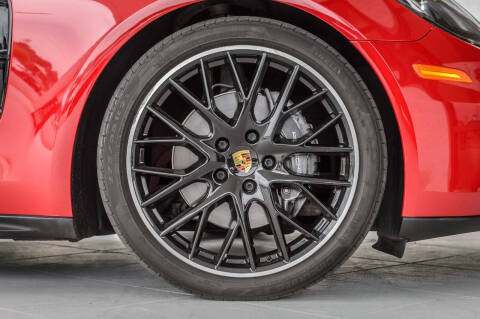 2018 Porsche Panamera 4