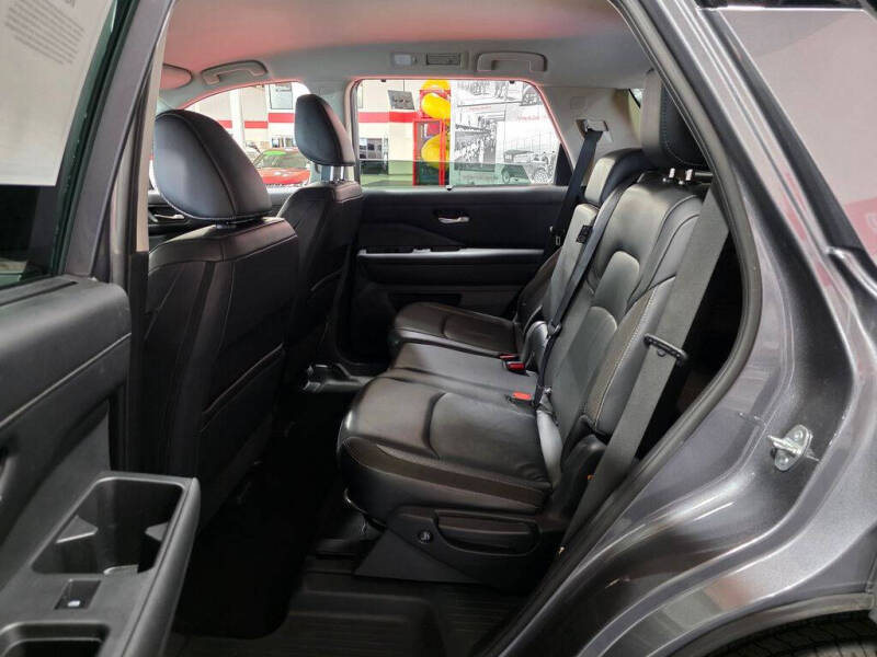 2023 Nissan Pathfinder SL