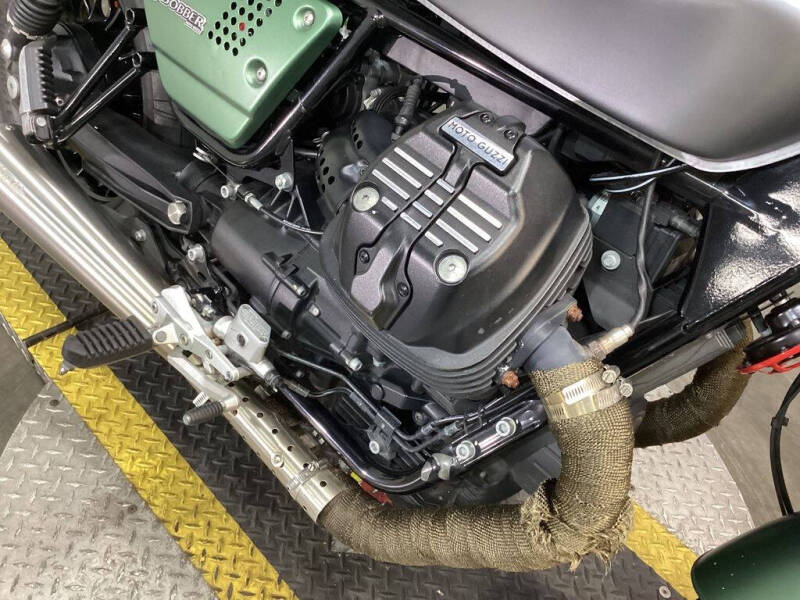 2021 Moto Guzzi V9 Bobber Centenario E5