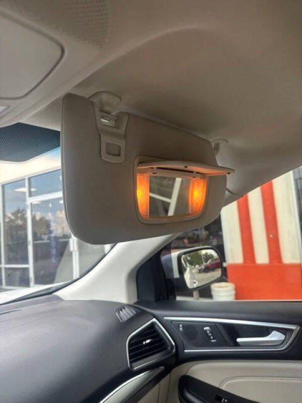 2022 Ford Edge Titanium