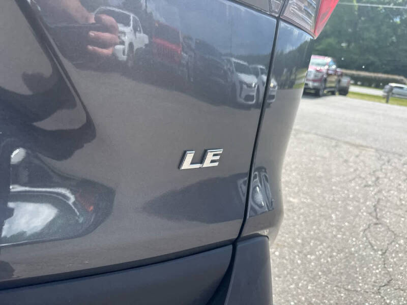 2022 Toyota RAV4 LE