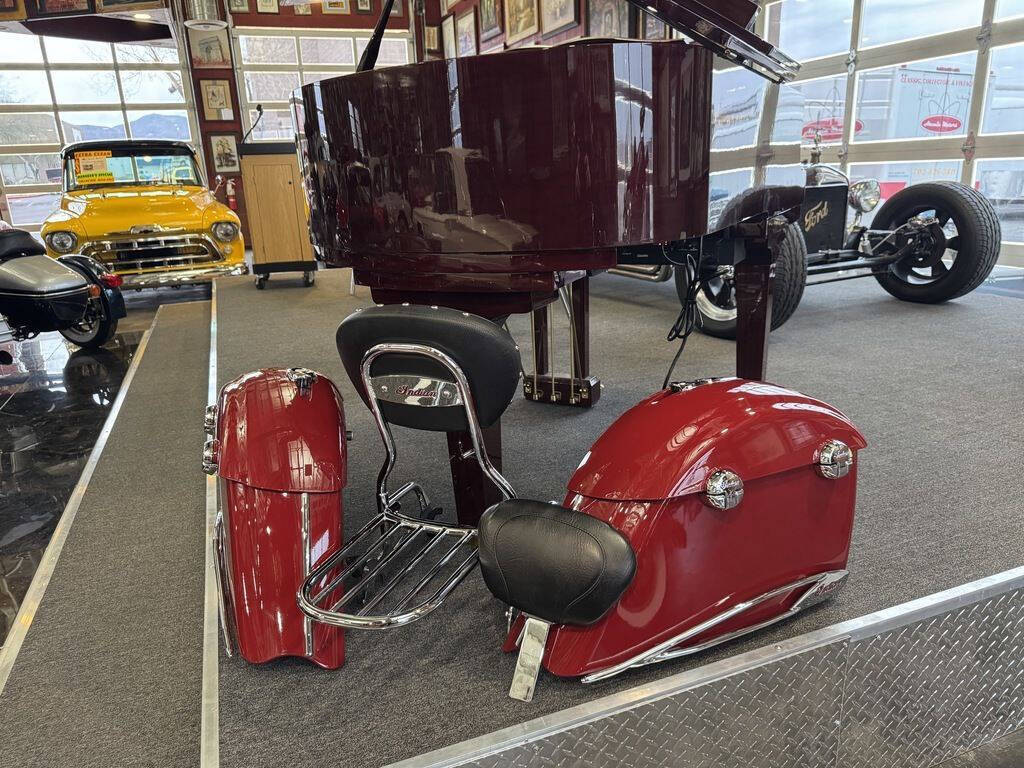 2014 Indian Motorcycle® Chieftain™ Indian Motorc 21