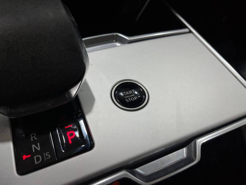 2024 Land Rover Range Rover P530 SE