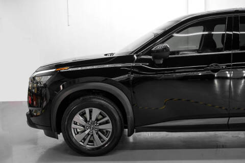 2025 Nissan Pathfinder S