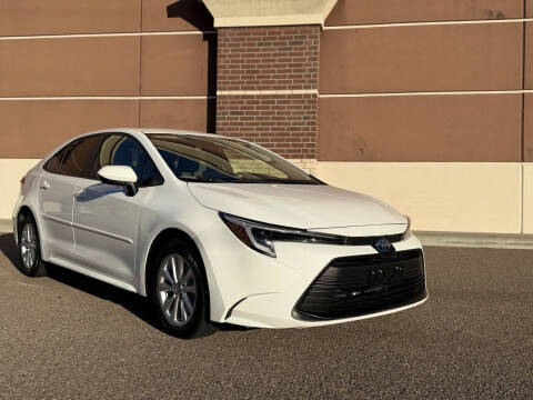 2025 Toyota Corolla Hybrid LE