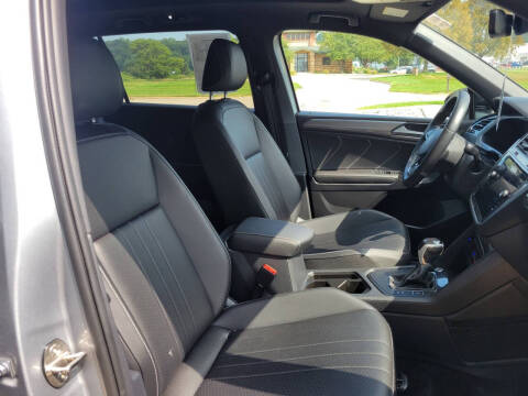 2023 Volkswagen Tiguan SE R-Line Black