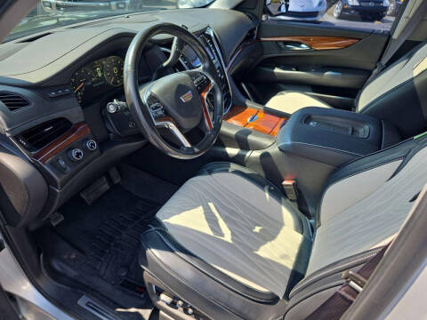 2015 Cadillac Escalade Luxury