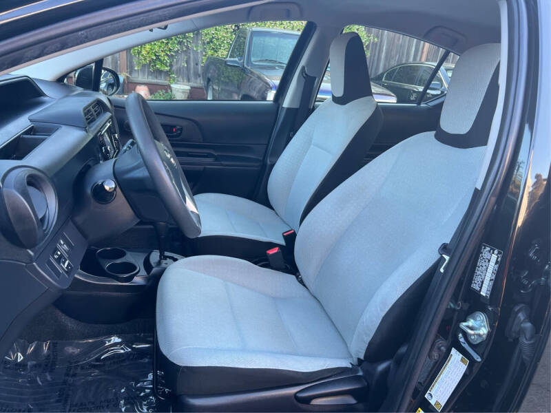 2015 Toyota Prius c One
