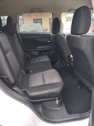 2017 Mitsubishi Outlander SE