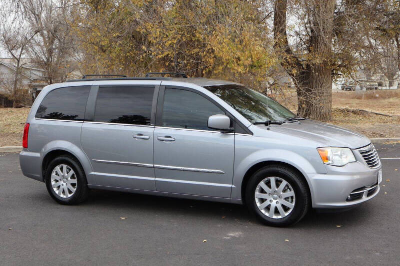 2013 Chrysler Town and Country Touring