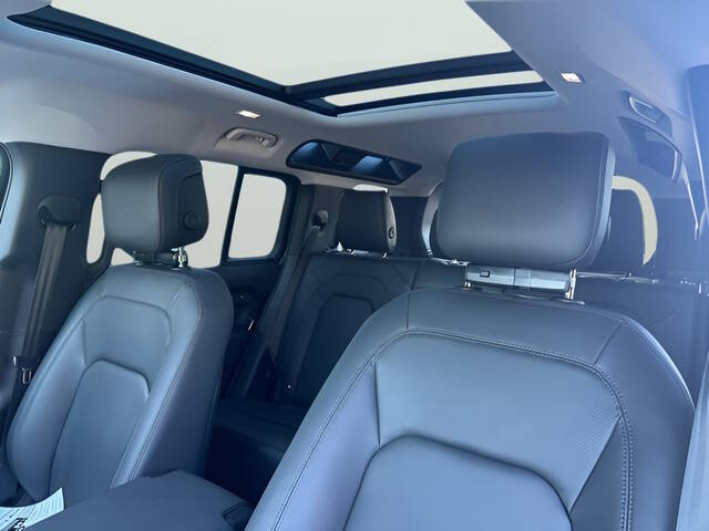 2025 Land Rover Defender 110 P500 X-Dynamic SE