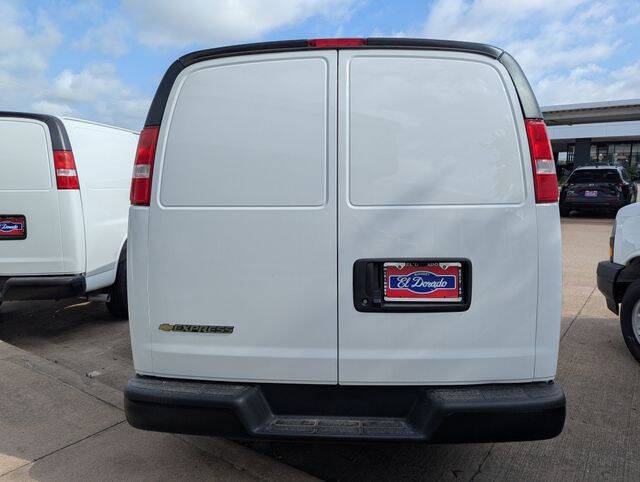 2025 Chevrolet Express 2500