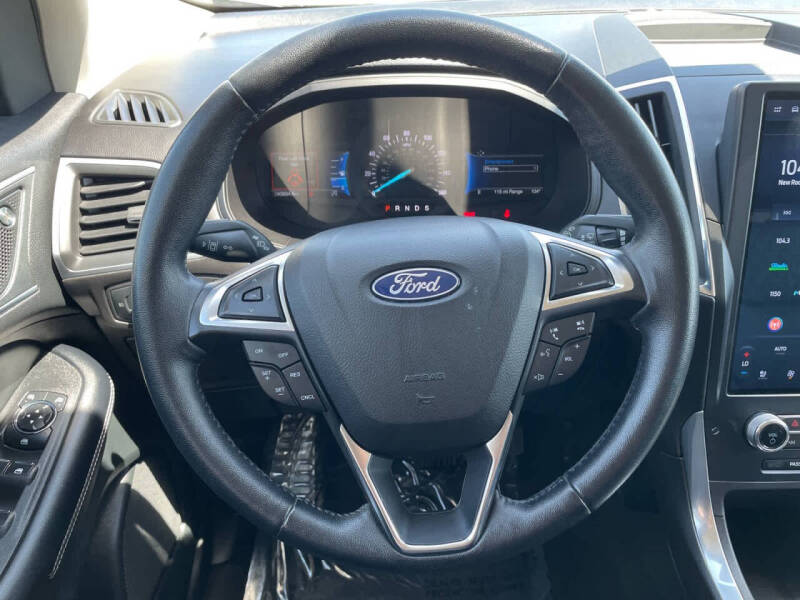 2023 Ford Edge Titanium