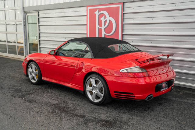 2005 Porsche 911 37