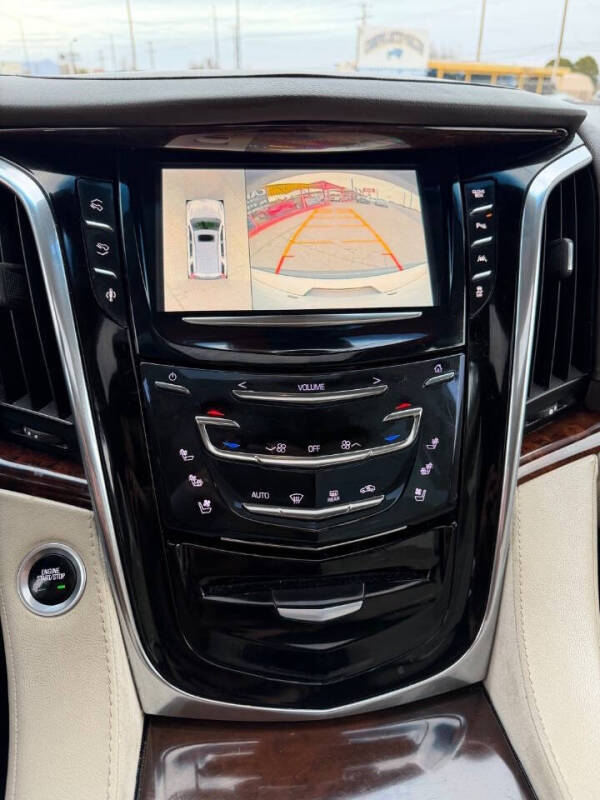2016 Cadillac Escalade Luxury Collection