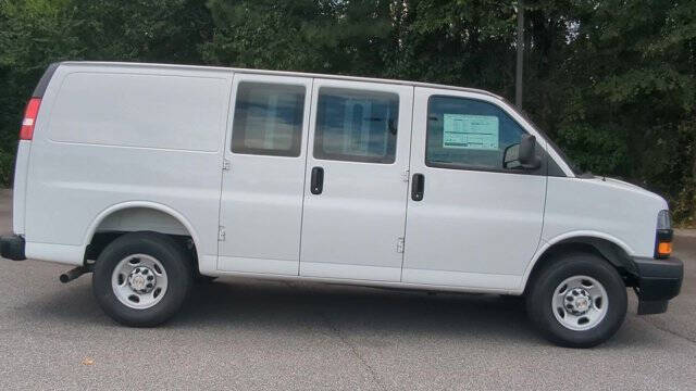 2025 Chevrolet Express 2500