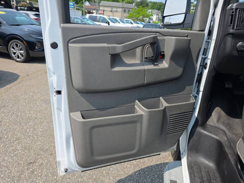 2023 GMC Savana 2500